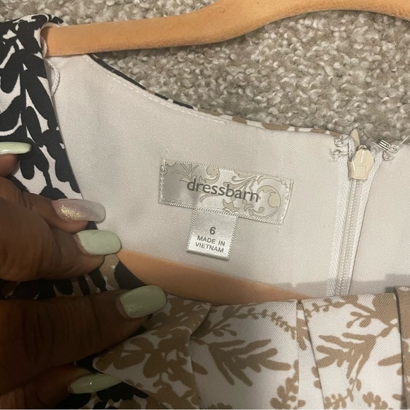 Discover Dress Barn Elegance: Classic Fit & Flare Dress - Picture 13 of 13